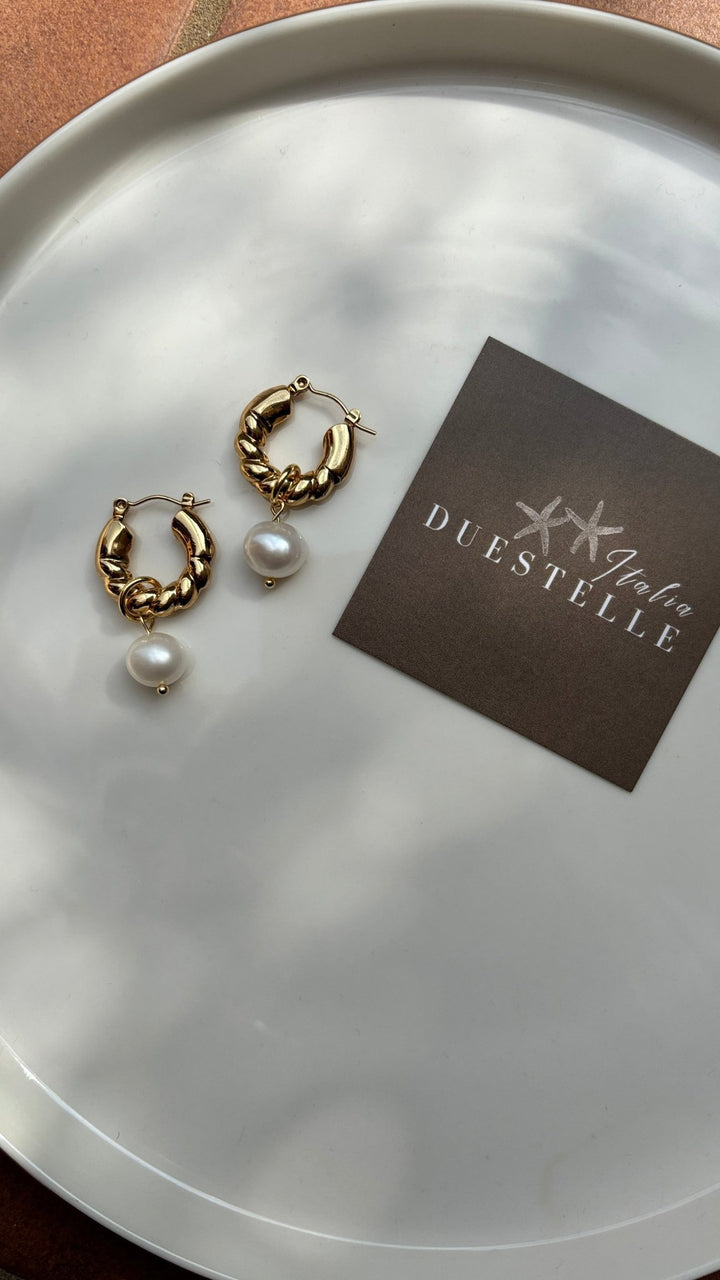 AUREATE PEARL TWIST HOOPS - Duestelle Italia