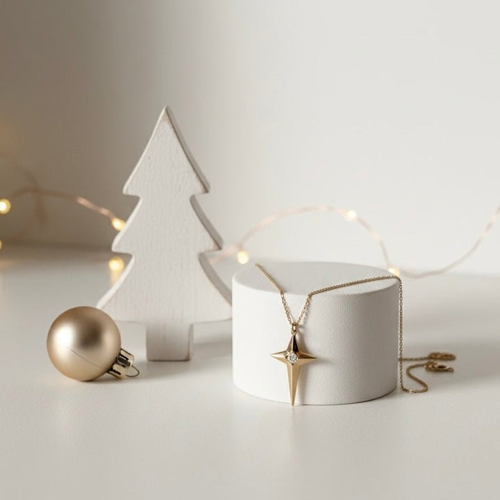 Caelis – Collana in acciaio placcato oro 18K con pendente Stella Polare e zircone - Duestelle Italia