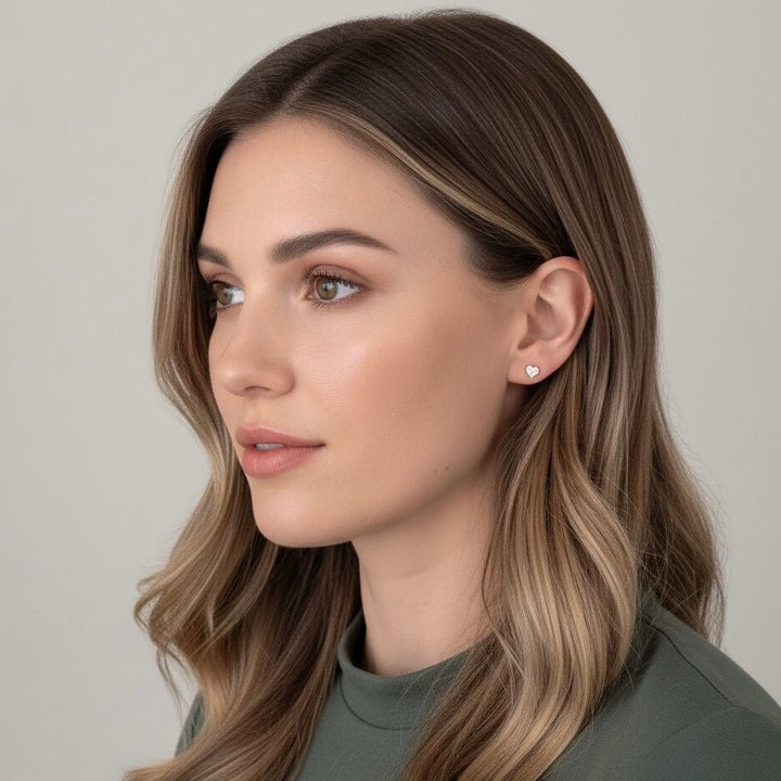 Claire – Orecchini piccoli con zirconi bianchi placcati oro 18K | Luminosi, eleganti - Duestelle Italia