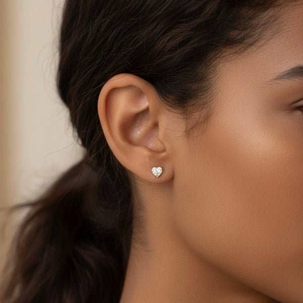 Claire – Orecchini piccoli con zirconi bianchi placcati oro 18K | Luminosi, eleganti - Duestelle Italia