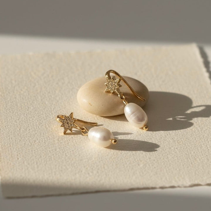 Elodie - Orecchini con perla di fiume e stella in zirconi – placcati oro 18K - Duestelle Italia