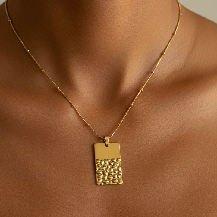 ESSENZIALE - Duestelle Italia