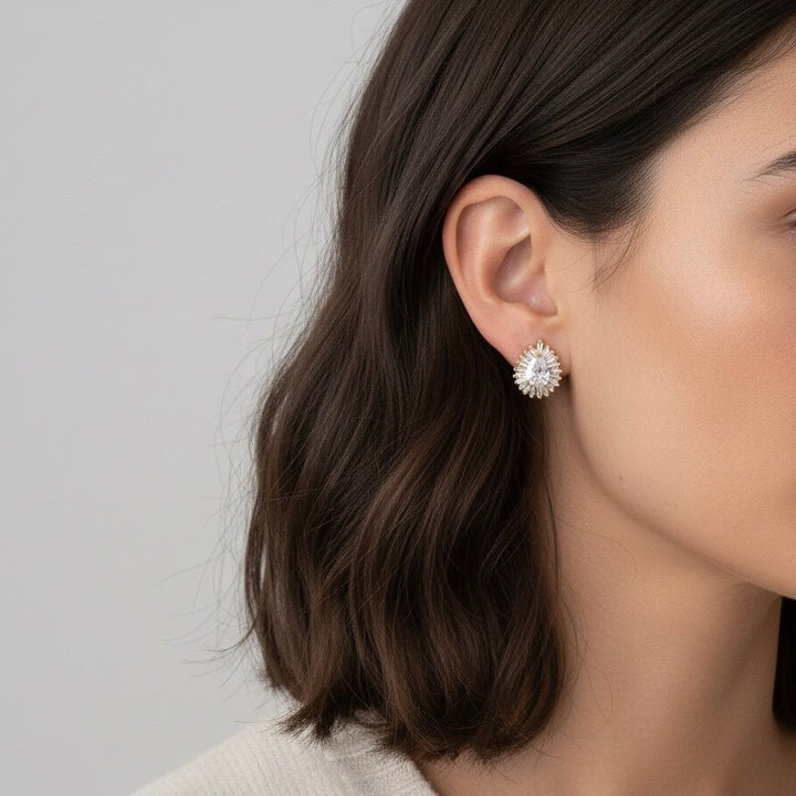 Isolde Earrings – orecchini a lobo placcati oro 18K con zirconi luminosi taglio ventaglio – eleganti e romantici - Duestelle Italia