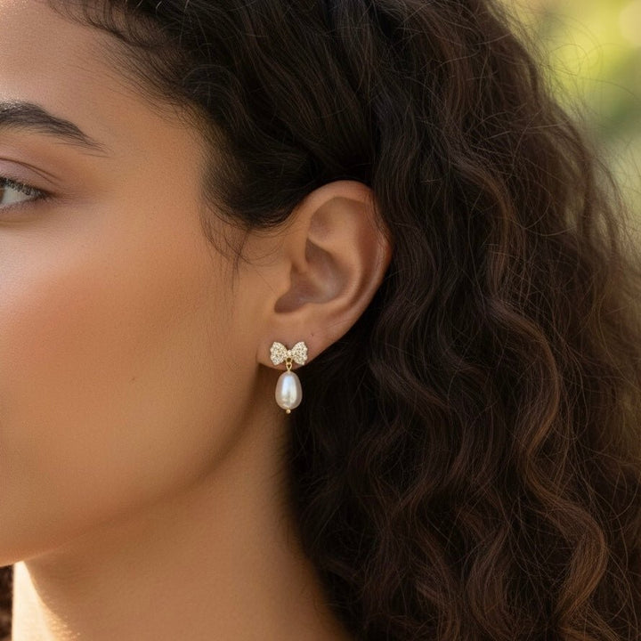 Luna Belle - Orecchini fiocco oro con perla di fiume – Handmade in Italy - Duestelle Italia