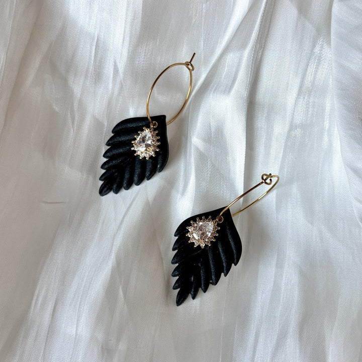 MYSTIC NOIR LEAF HOOPS - Duestelle