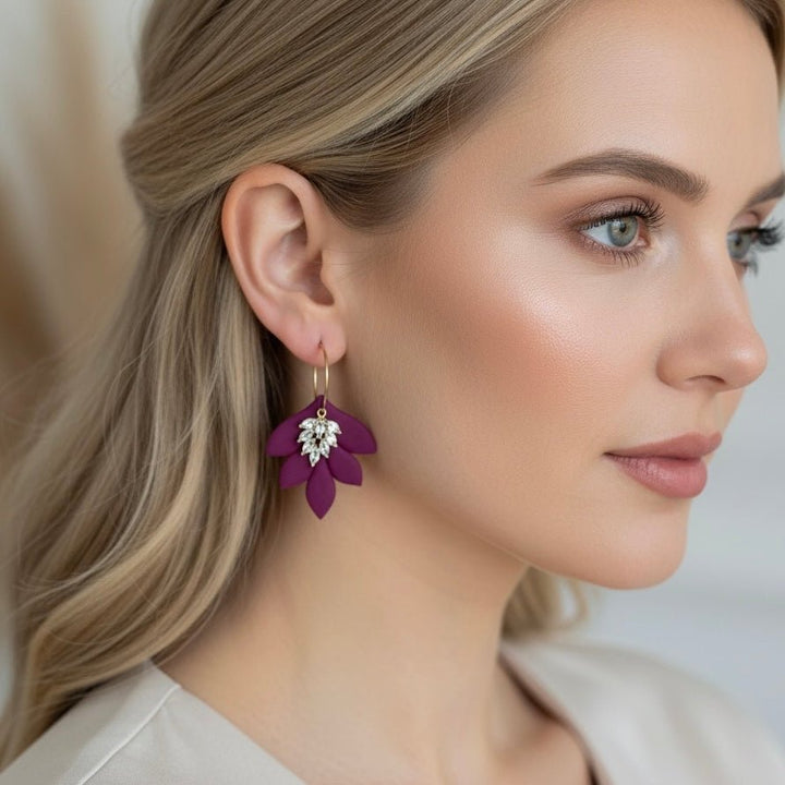 Orecchini pendenti in con zirconi e cerchietto in acciaio placcato oro 18k – Dalia, Handmade in Italy - Duestelle Italia