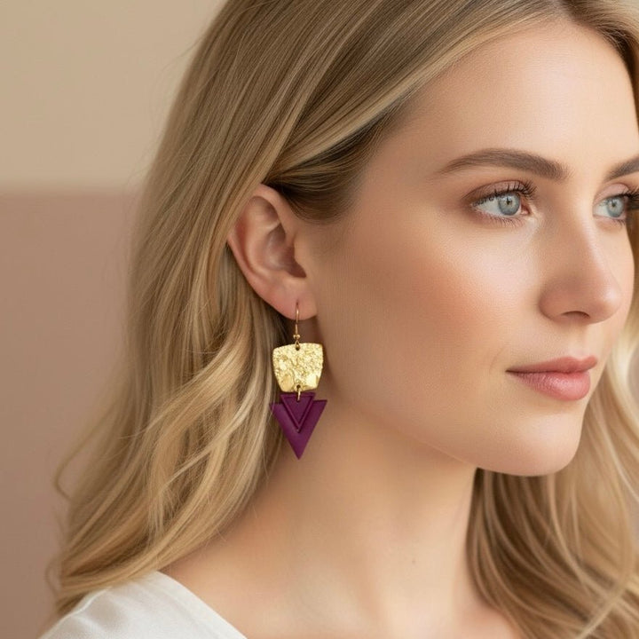 Orecchini triangolari in ottone placcato oro 18k Kaia – Handmade in Italy - Duestelle Italia
