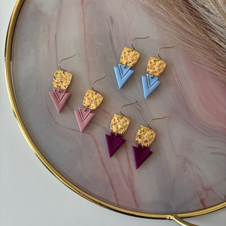 Orecchini triangolari in ottone placcato oro 18k Kaia – Handmade in Italy - Duestelle Italia