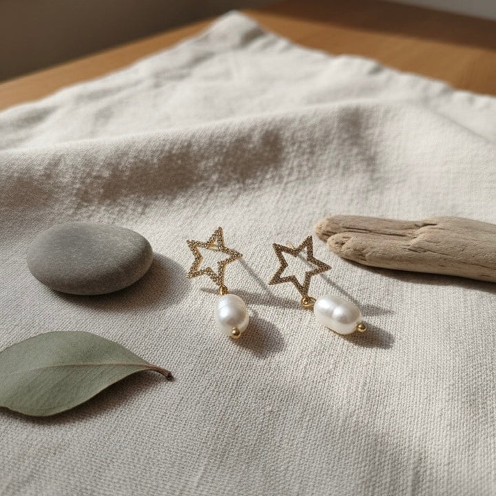 Solyne — Orecchini stella con perla naturale di fiume - Duestelle Italia