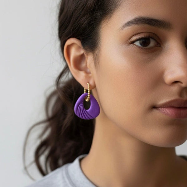 Urban Flow - Orecchini contemporanei a cerchio in acciaio placcato oro - Duestelle Italia