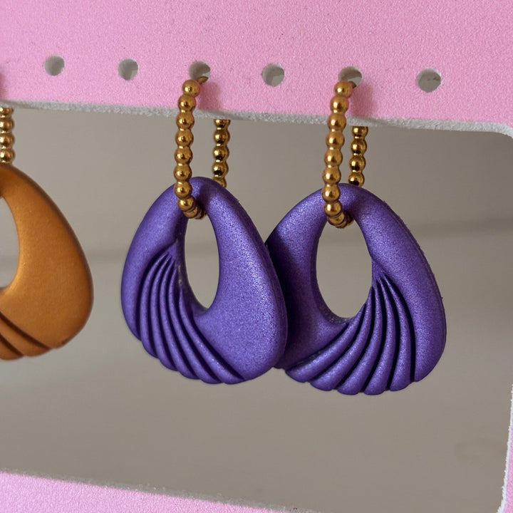 Urban Flow - Orecchini contemporanei a cerchio in acciaio placcato oro - Duestelle Italia