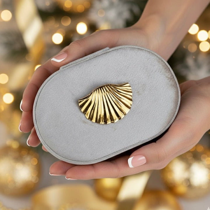 Velvet Shell – Portagioie in velluto grigio con spilla dorata rimovibile - Duestelle Italia